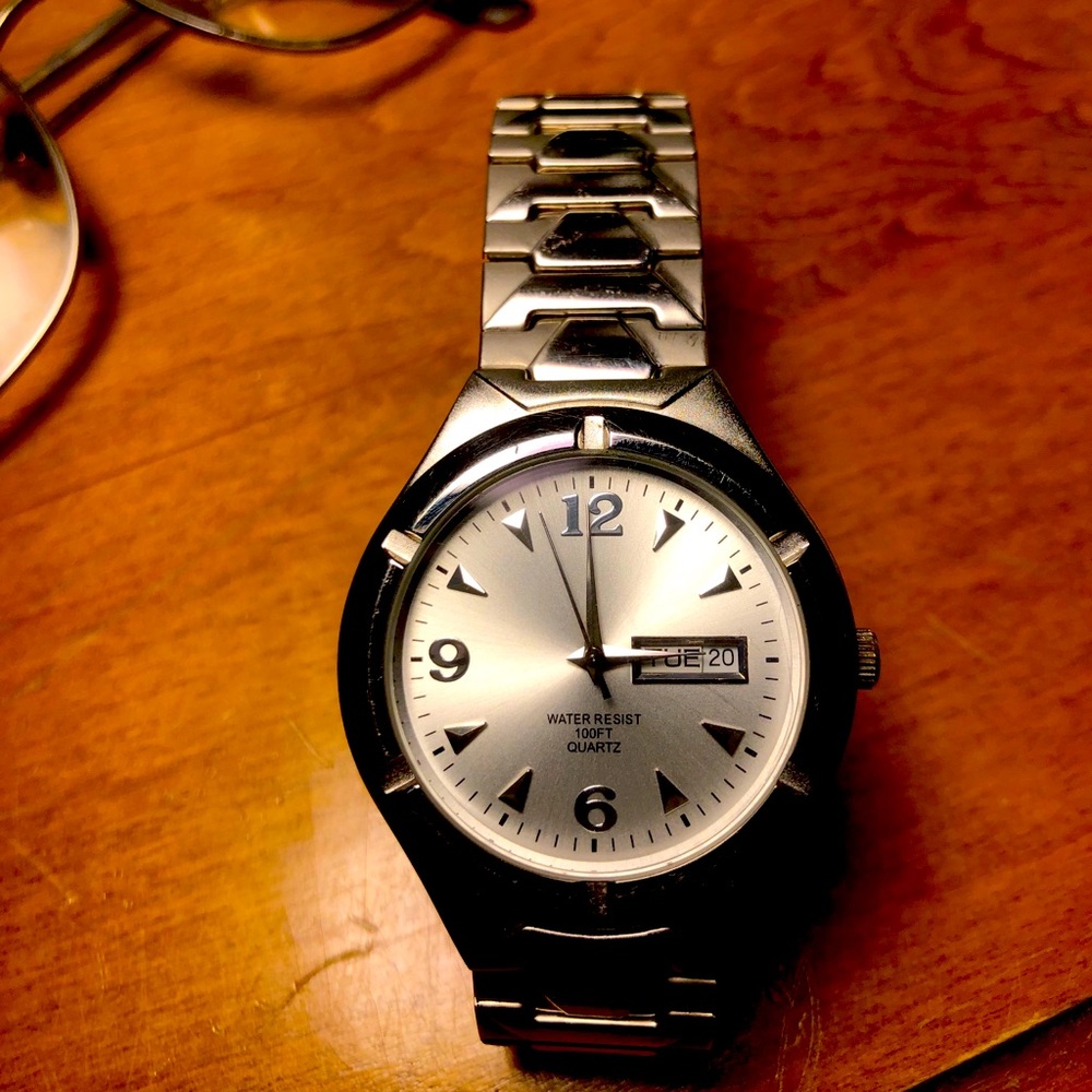 Quartz Watch Water Resistant *100ft